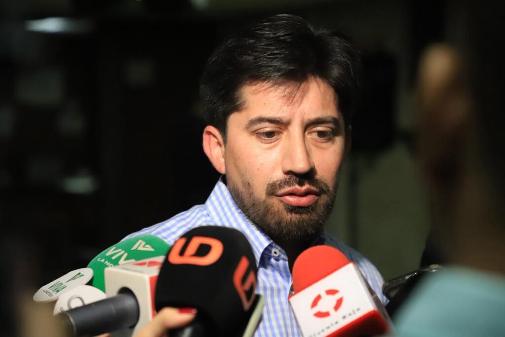 Omar López Campos en entrevista con medios de prensa