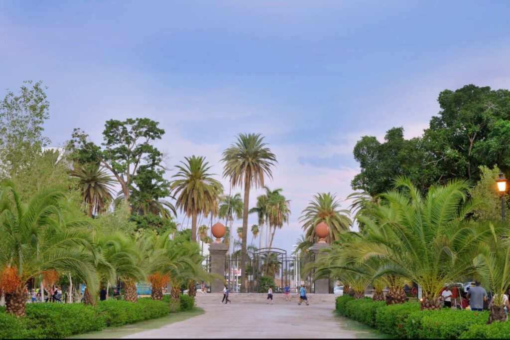 Entrada principal del Parque Sinaloa.