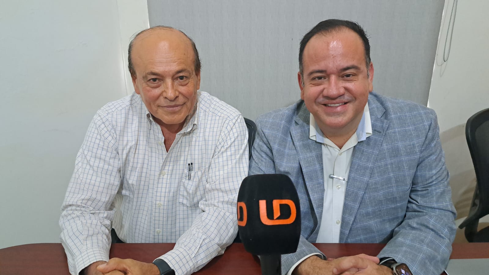 Presidente de Patronato Pro-.Educación de Ahome en conferencia de prensa