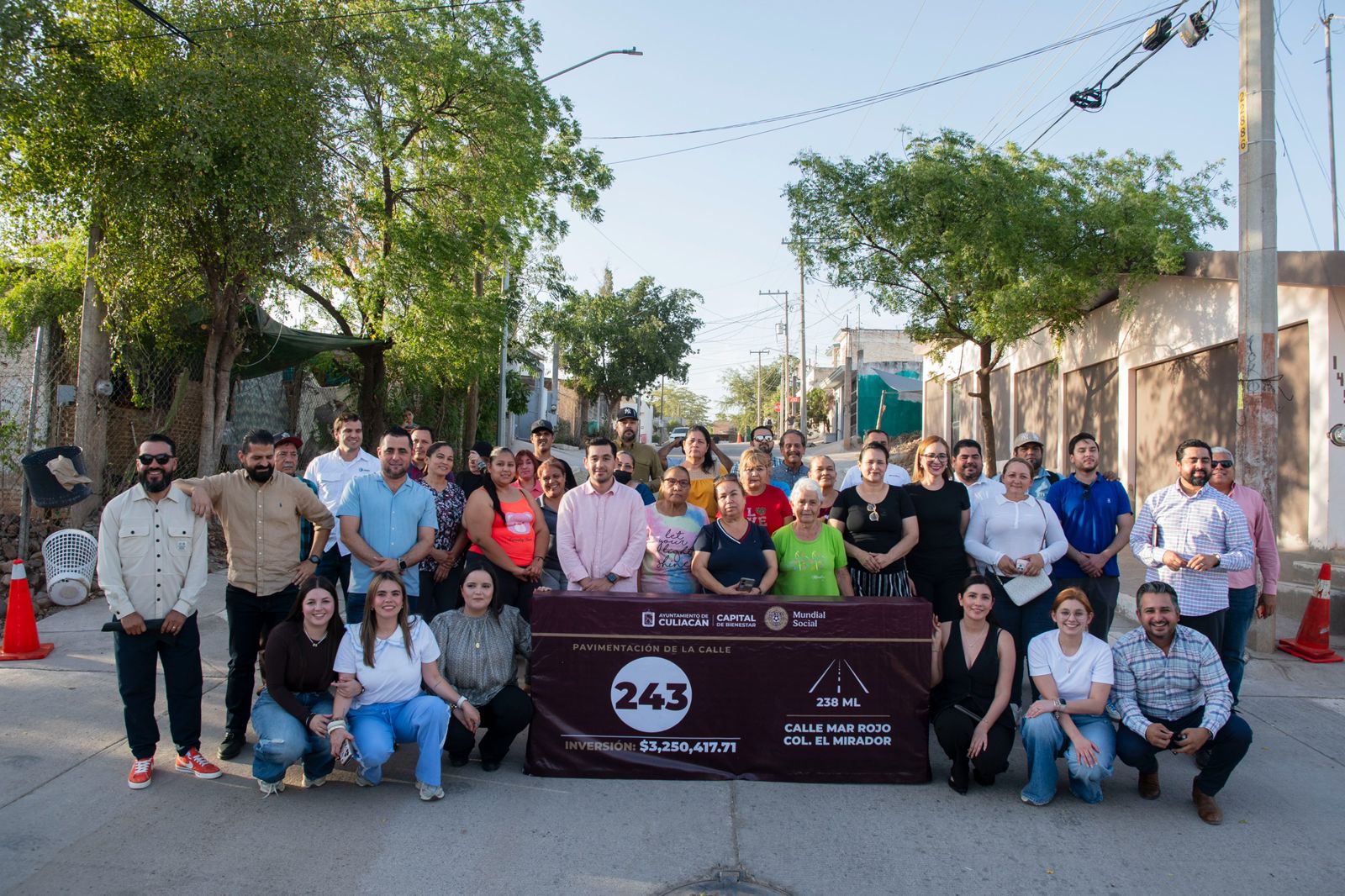 Ayuntamiento entrega 8 calles pavimentadas con inversión de 10 mdp