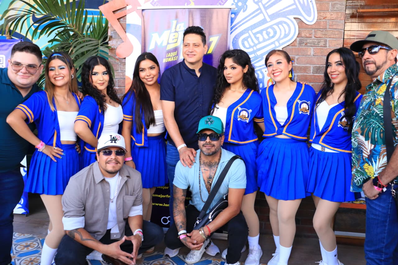 Agrupación Pequeños Musical en Mazatlán.
