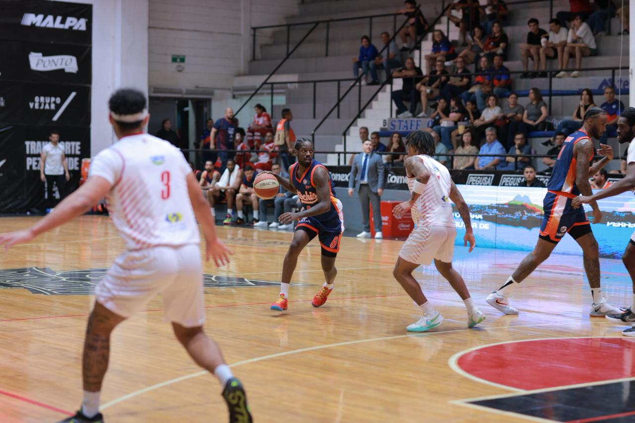 Juego entre Pioneros de Los Mochis y Ostioneros de Guaymas