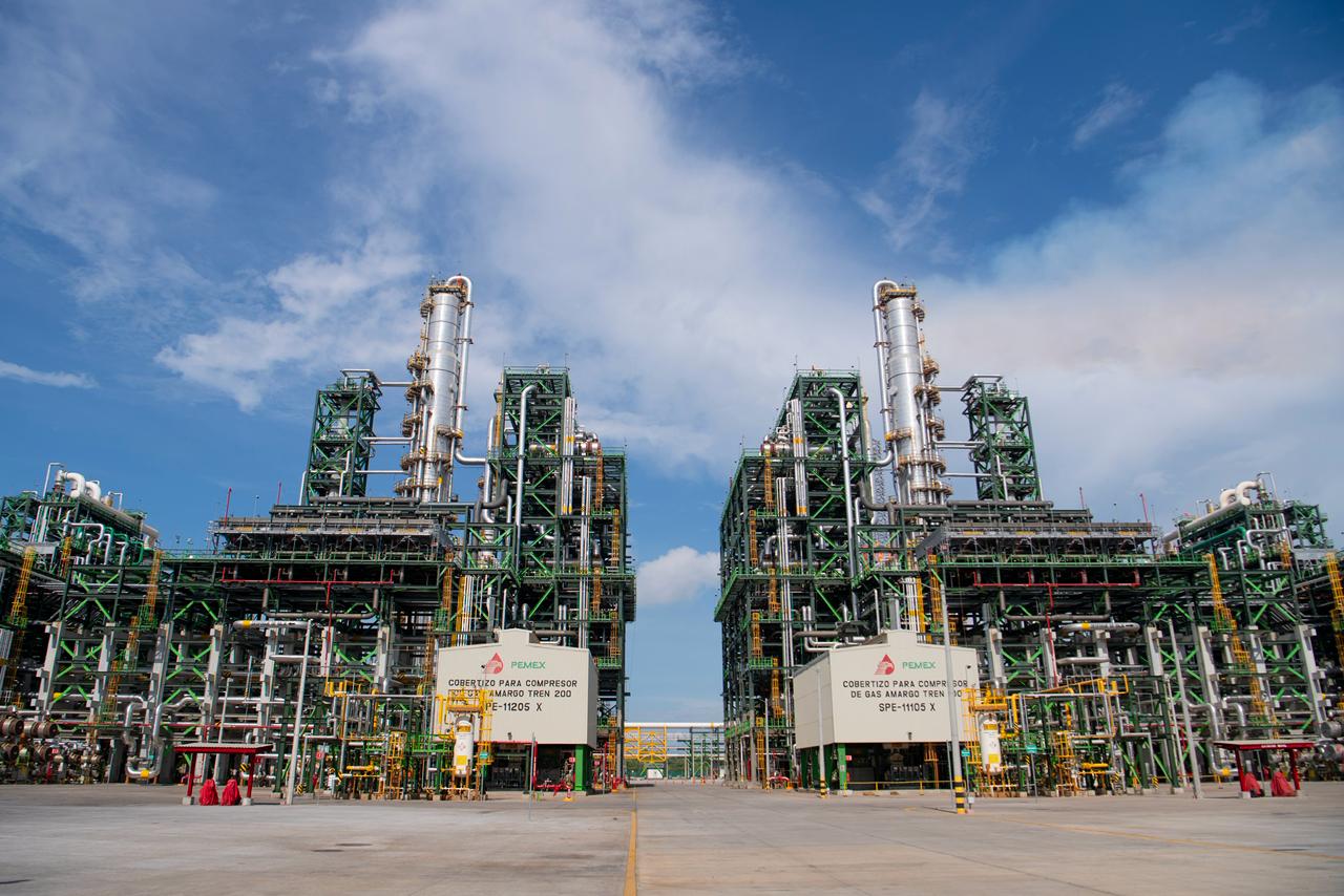 Pemex desmiente fuga de gas en la Refinería Olmeca de Dos Bocas; aclara origen de las imágenes
