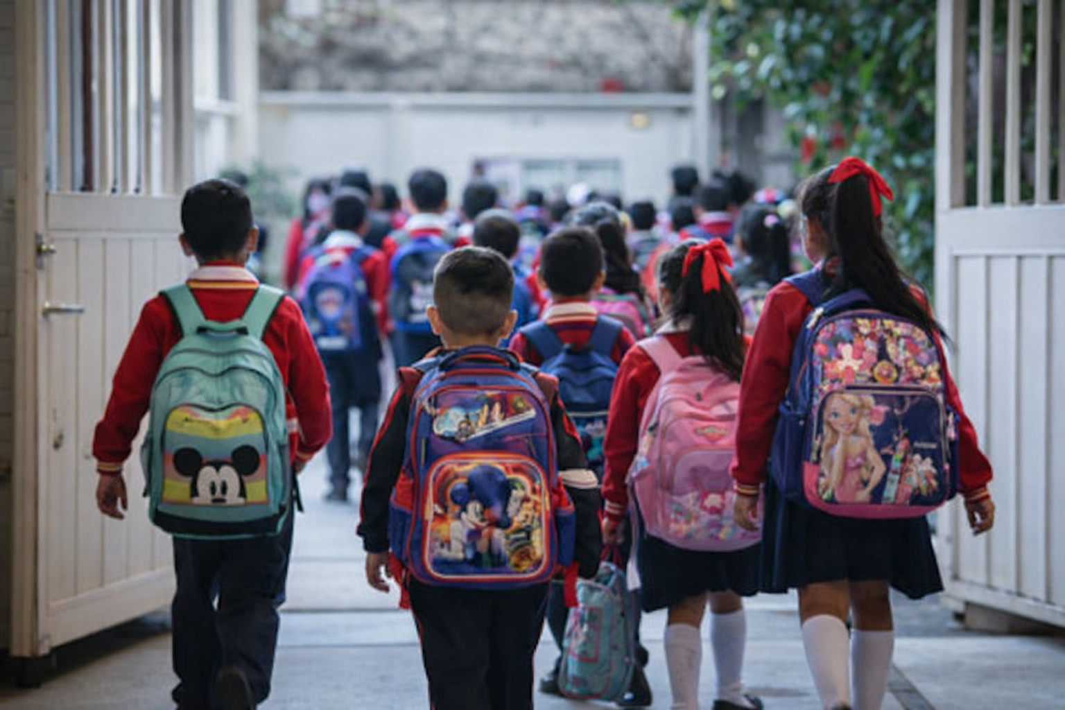 Niños regresando a clases