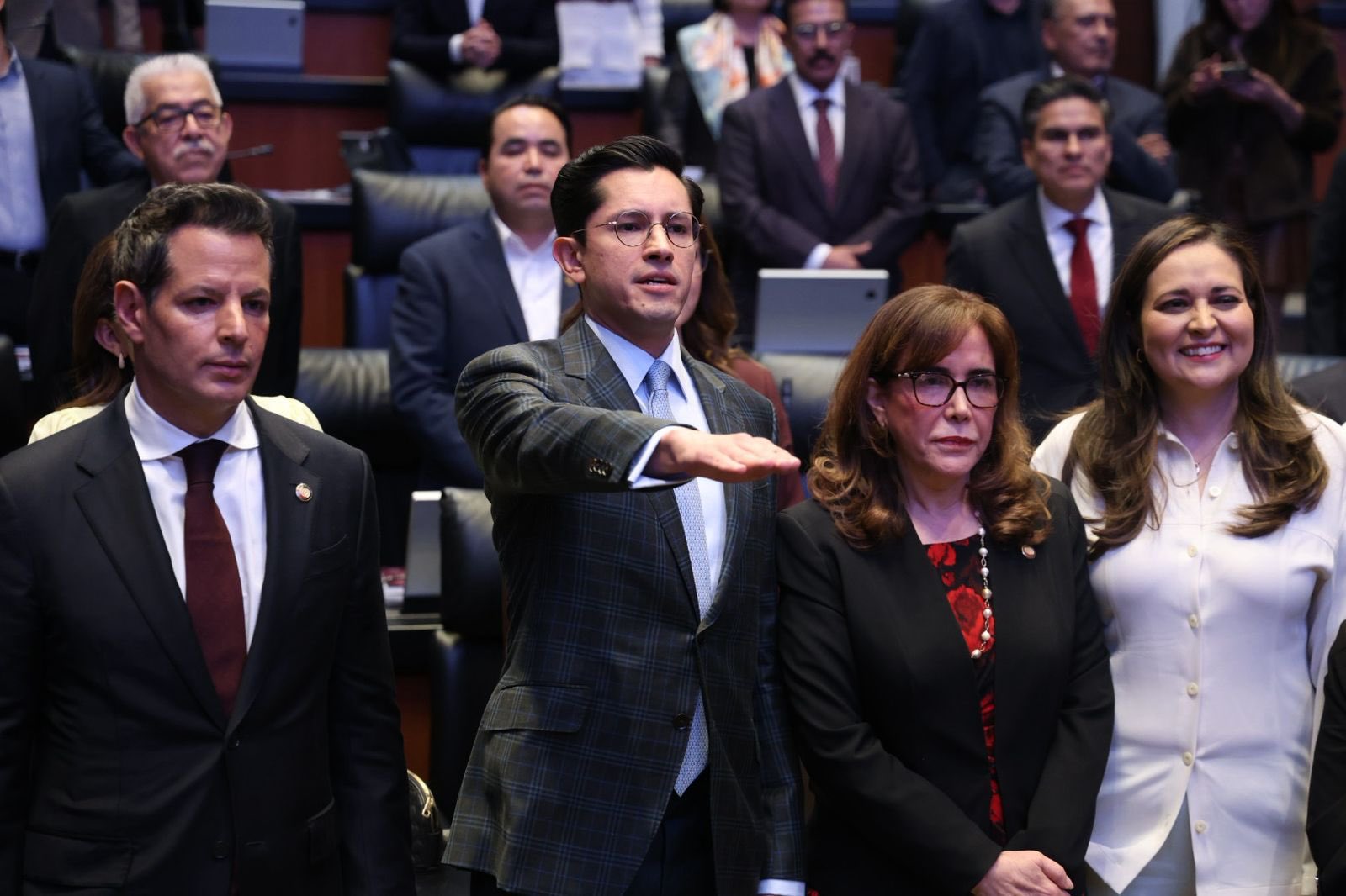 Senado ratifica a Roberto Velasco como nuevo titular de la SRE