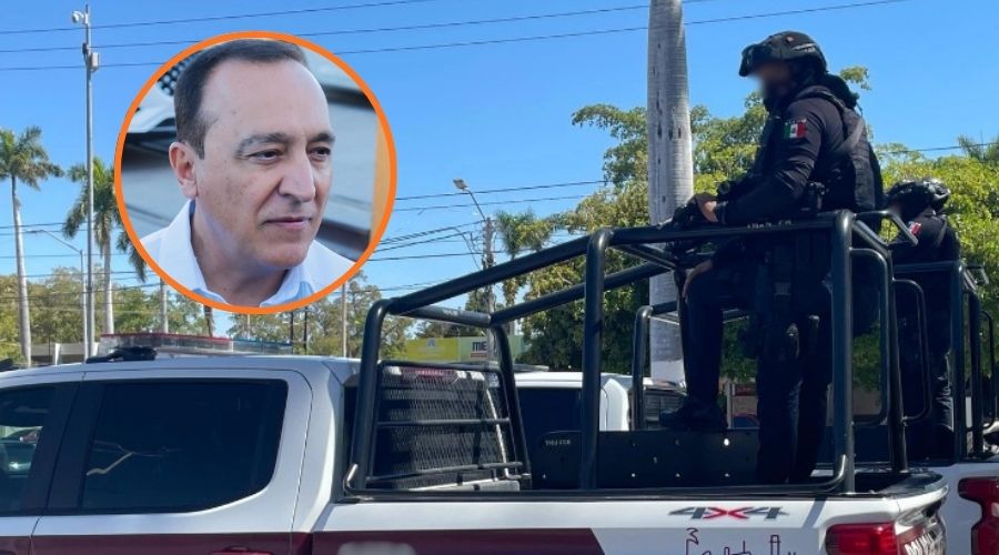 Policías de Ahome en una camioneta junto a un circulo con el alcalde de Ahome