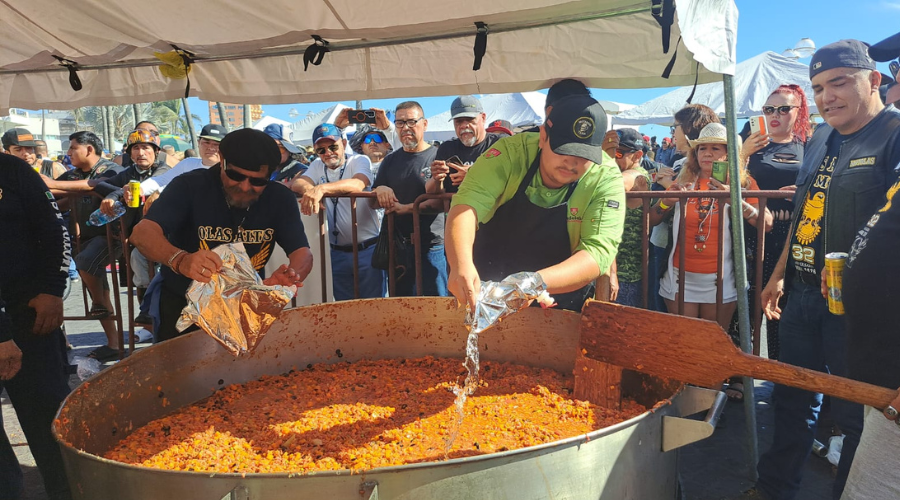 Preparación de marlín al chipotle para los visitantes de la Semana de la Moto 2026