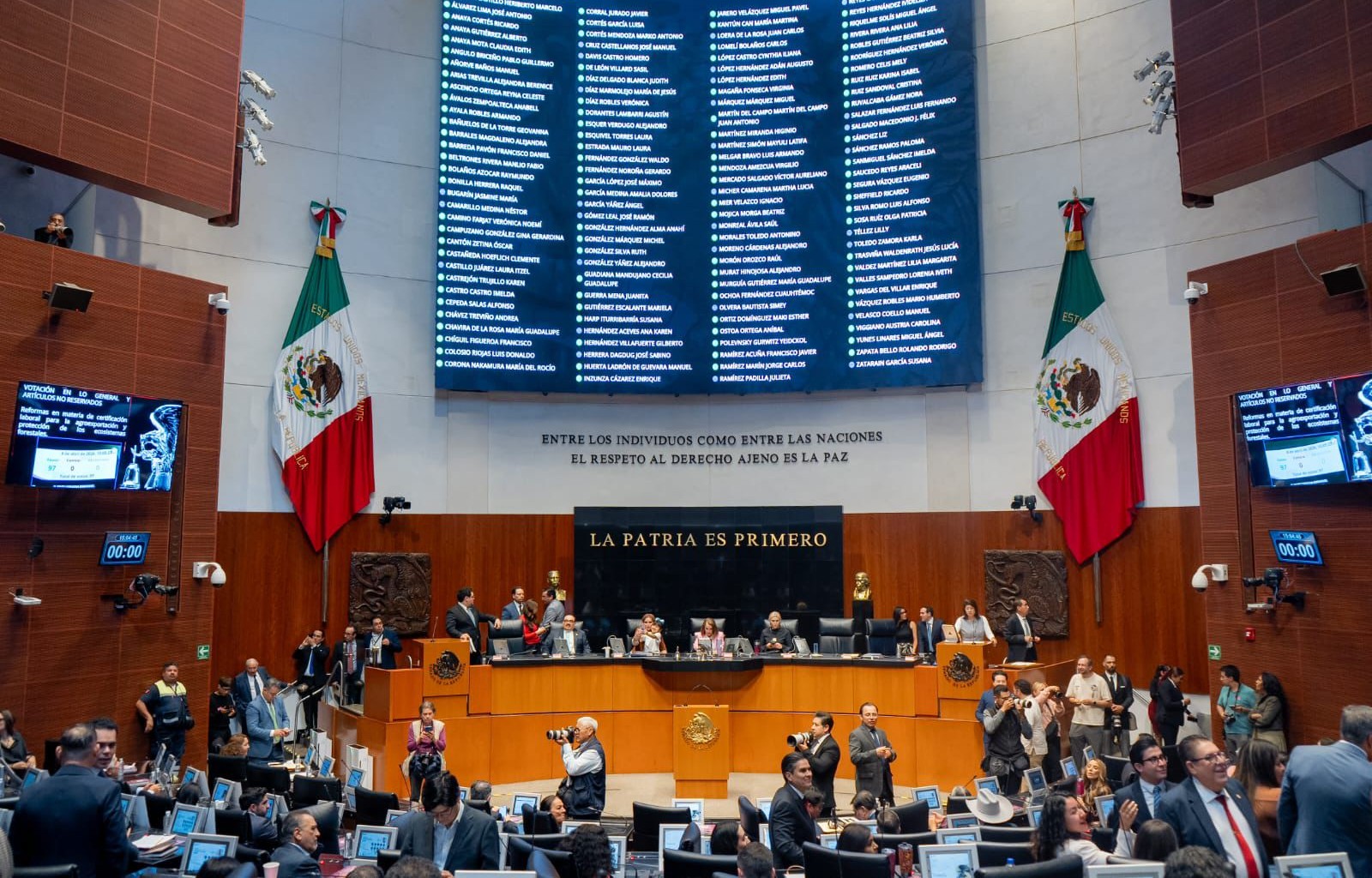 Enrique Inzunza respalda reformas aprobadas en el Senado