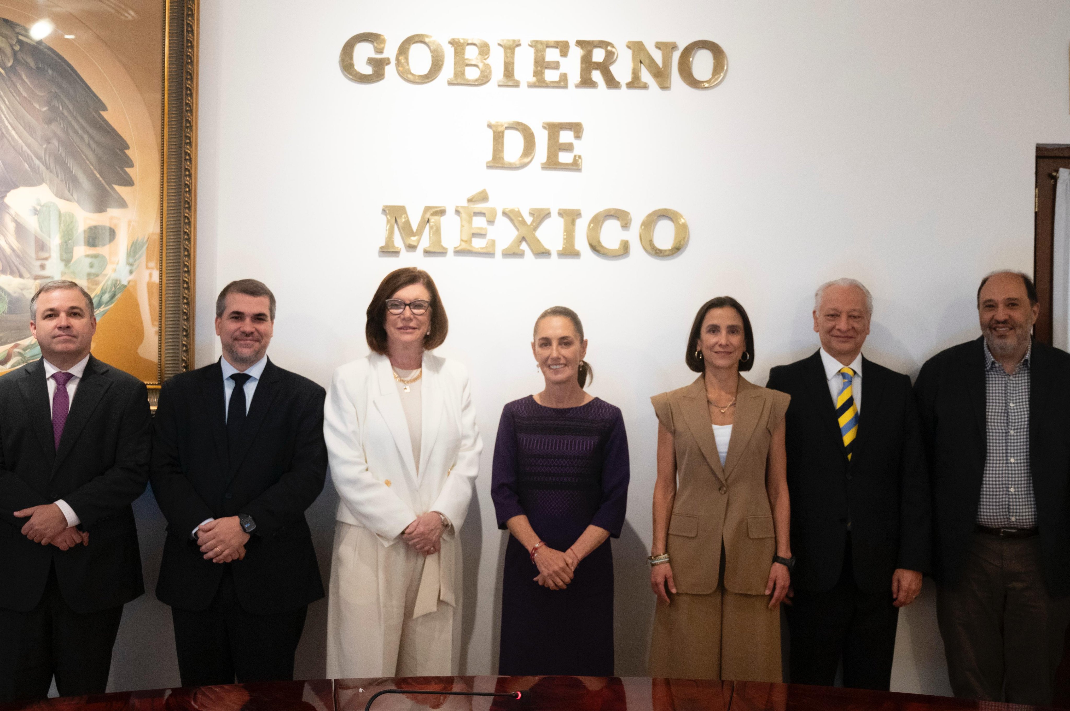 Sheinbaum se reúne con directivos de Petrobras; acuerdan cooperación estratégica con Pemex
