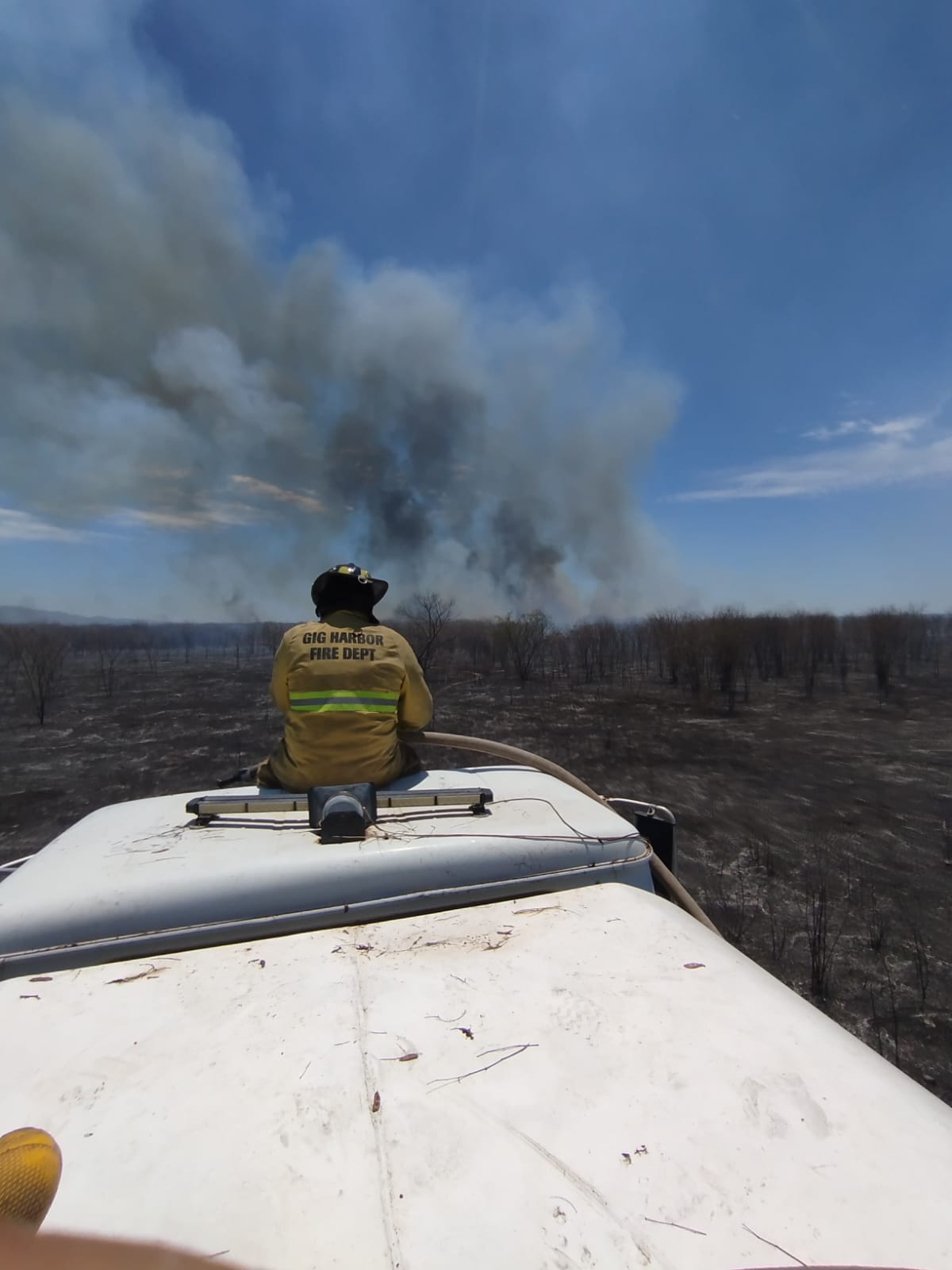 Arde la sierra: bomberos luchan contra voraz incendio en El Veranito en el municipio de Sinaloa