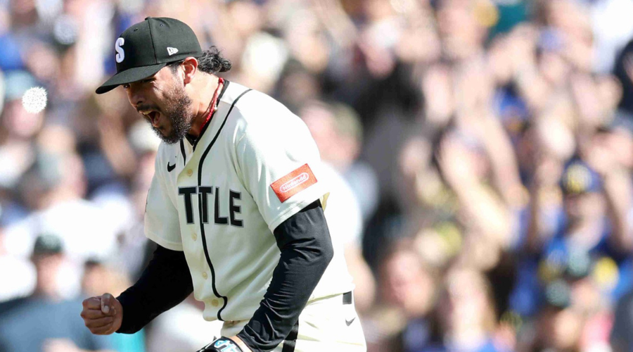 Festeja el mochitense Andrés Muñoz, su tercer salvamento en este 2026 en MLB