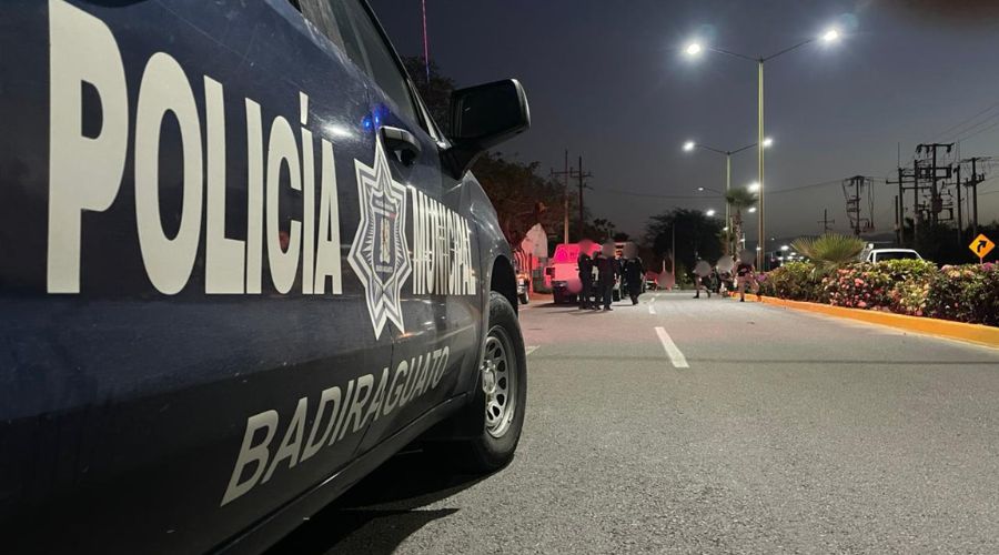 Unidades y elementos de diferentes corporaciones policiacas en una calle