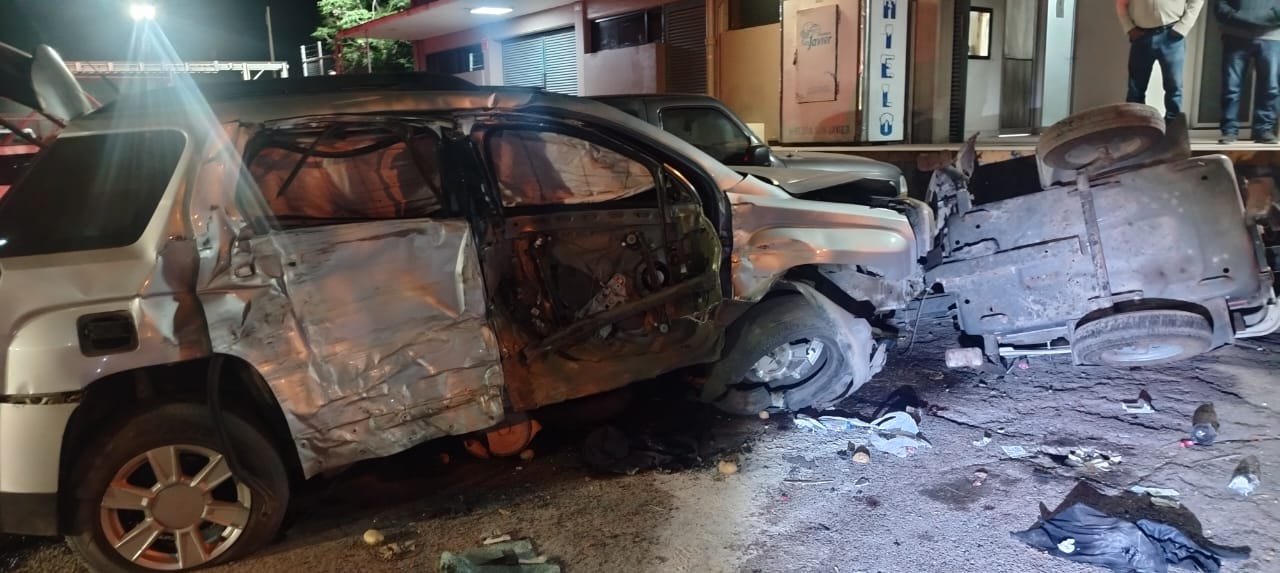 Accidente carros chocados