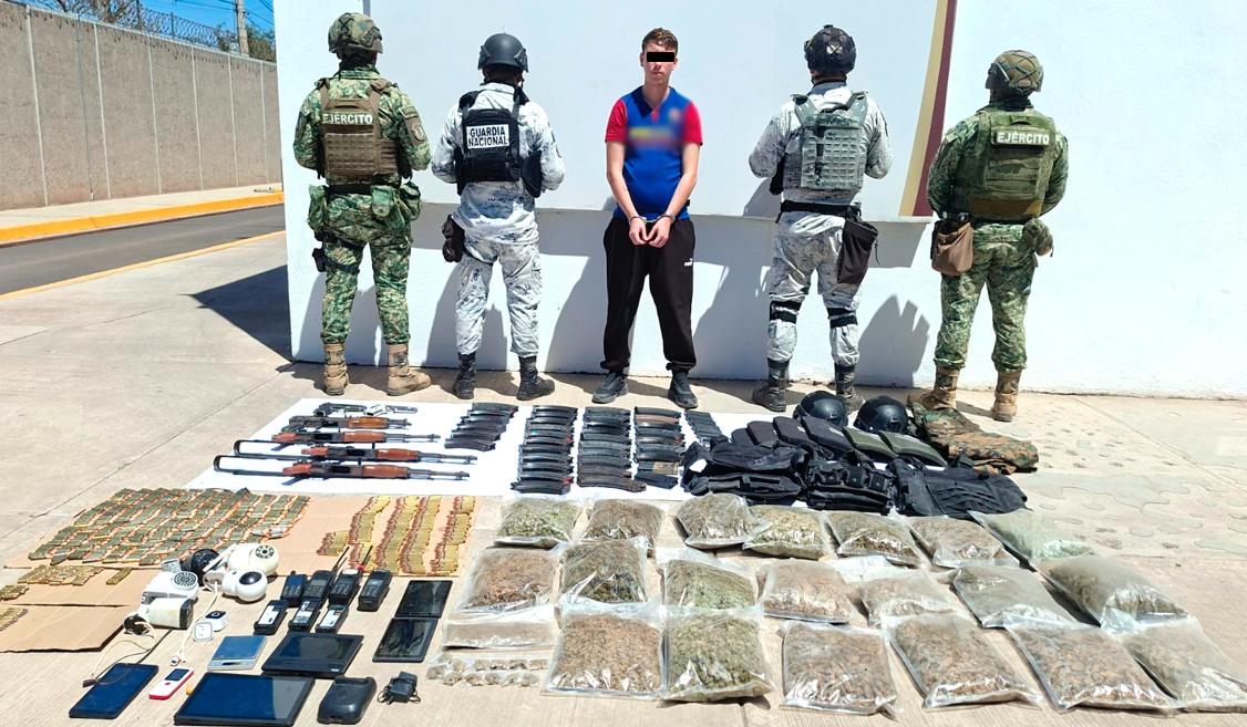 Hombre detenido por militares