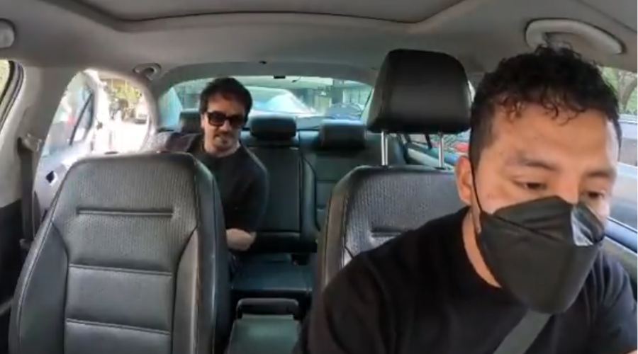 Chofer se emociona al descubrir que su pasajero era Luis Fonsi.