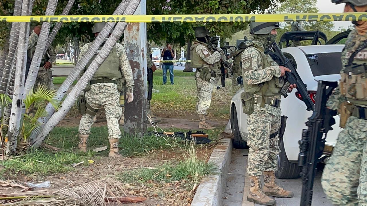Militares en zona donde aseguraron armamento