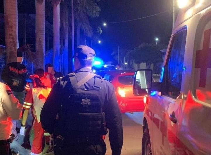 Policía en zona donde hay un lesionado tras ser atropellado en Adolfo Ruiz Cortines