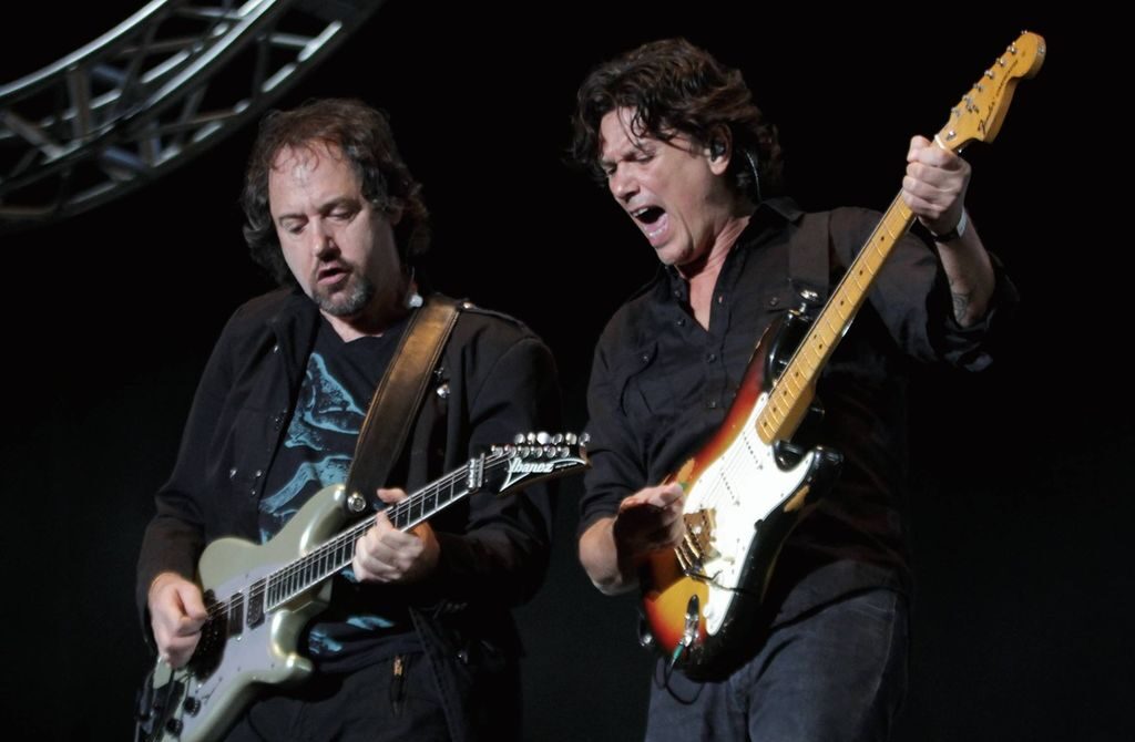 Saúl Hernández dedica mensaje a Alejandro Marcovich, exguitarrista de Caifanes, tras hospitalización