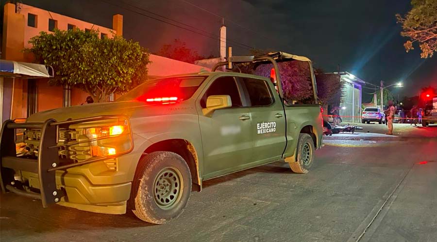 Elementos del Ejército Mexicano atienden reporte de ataque armado contra un motociclista en Culiacán