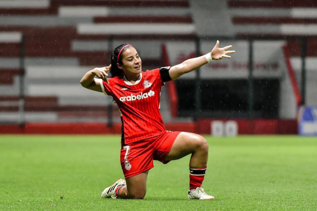 Cinthya Peraza futbolista