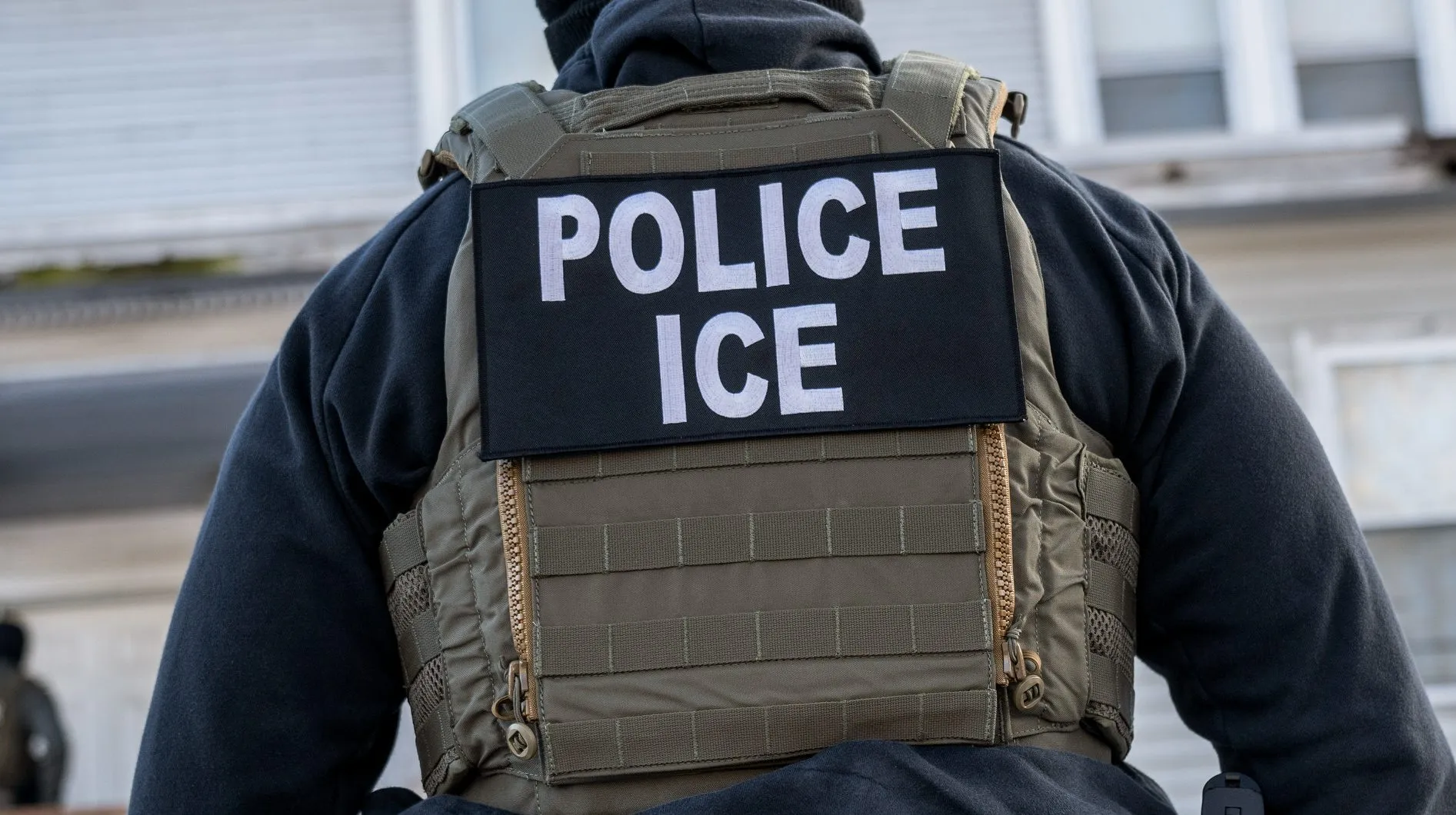 Detienen a agente del ICE acusado de disparar a migrante venezolano en Minnesota, EU