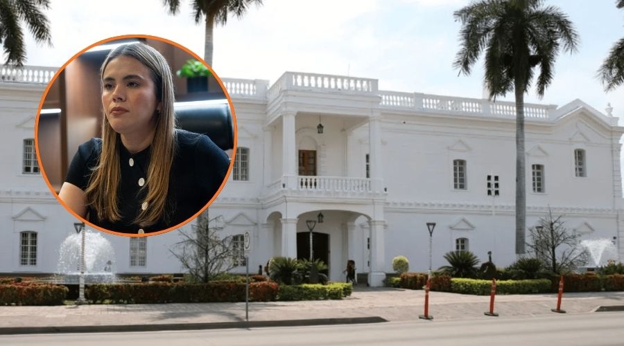 En grande ayuntamiento de Culiacán y en circulo Ana Miriam Ramos