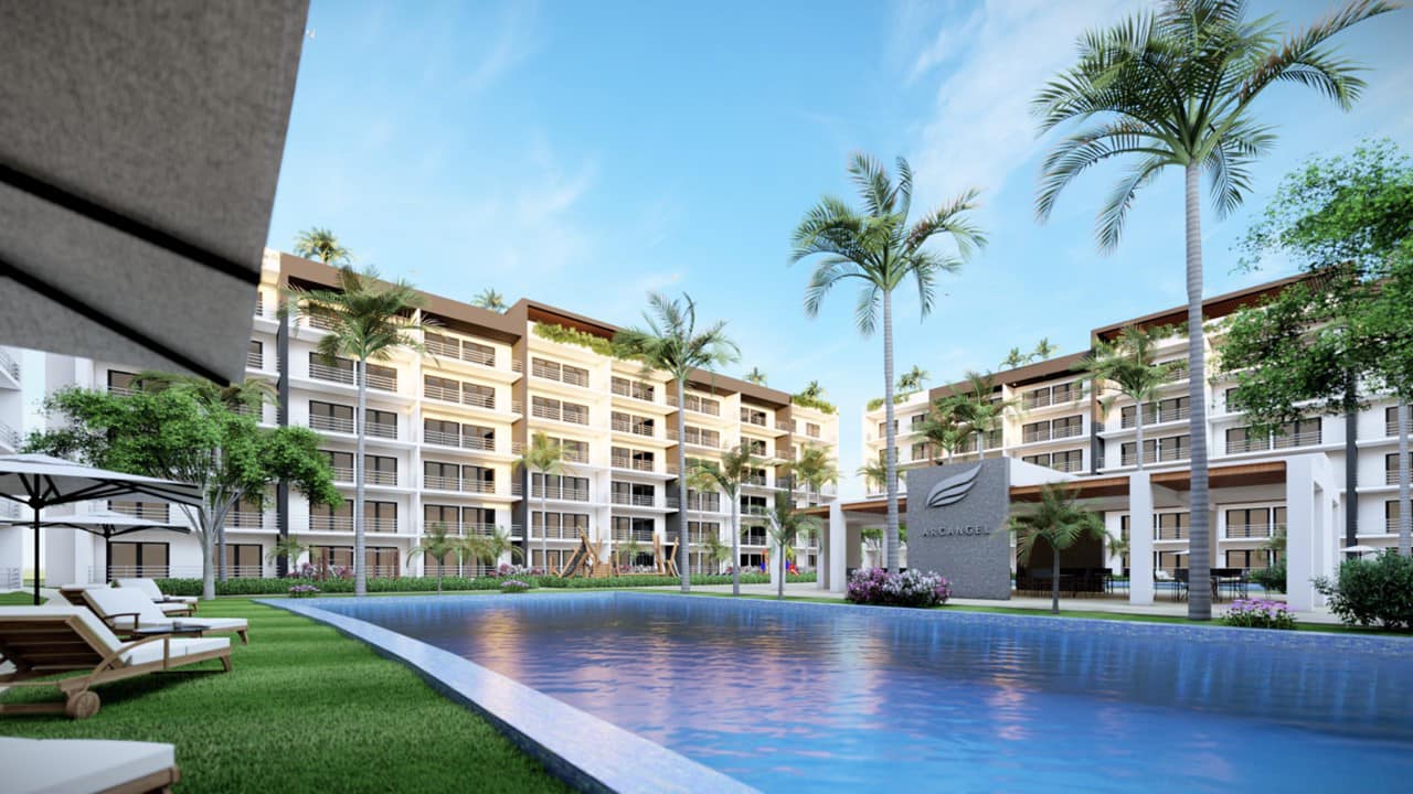 Edificios y piscina de Arcángel Residencial