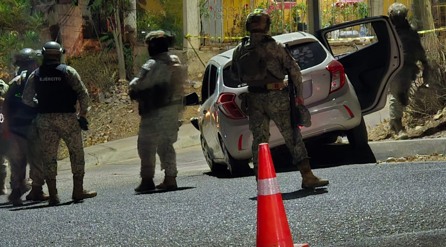 Elementos del Ejército Mexicano resguarda el sitio del ataque armado