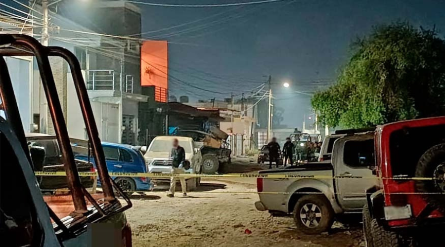 Policía resguarda sitio del ataque armado en un taller mecánico
