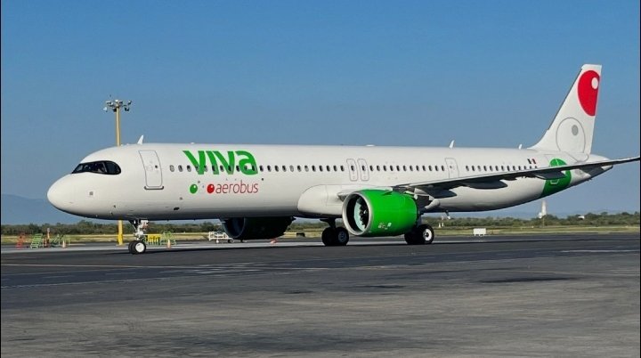 Avión de volaris