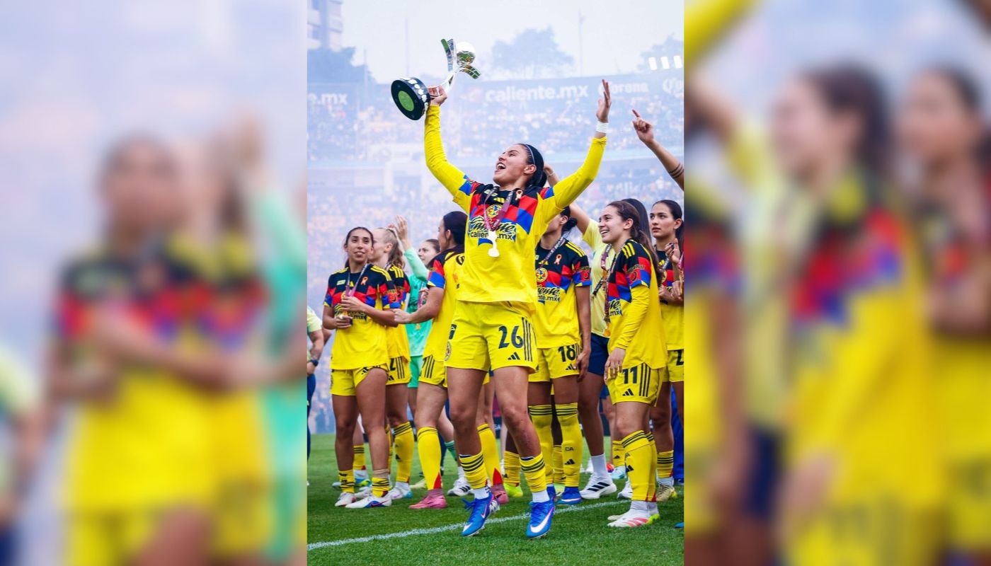 Equipo femenil del América celebrando el triunfo de un campeonato