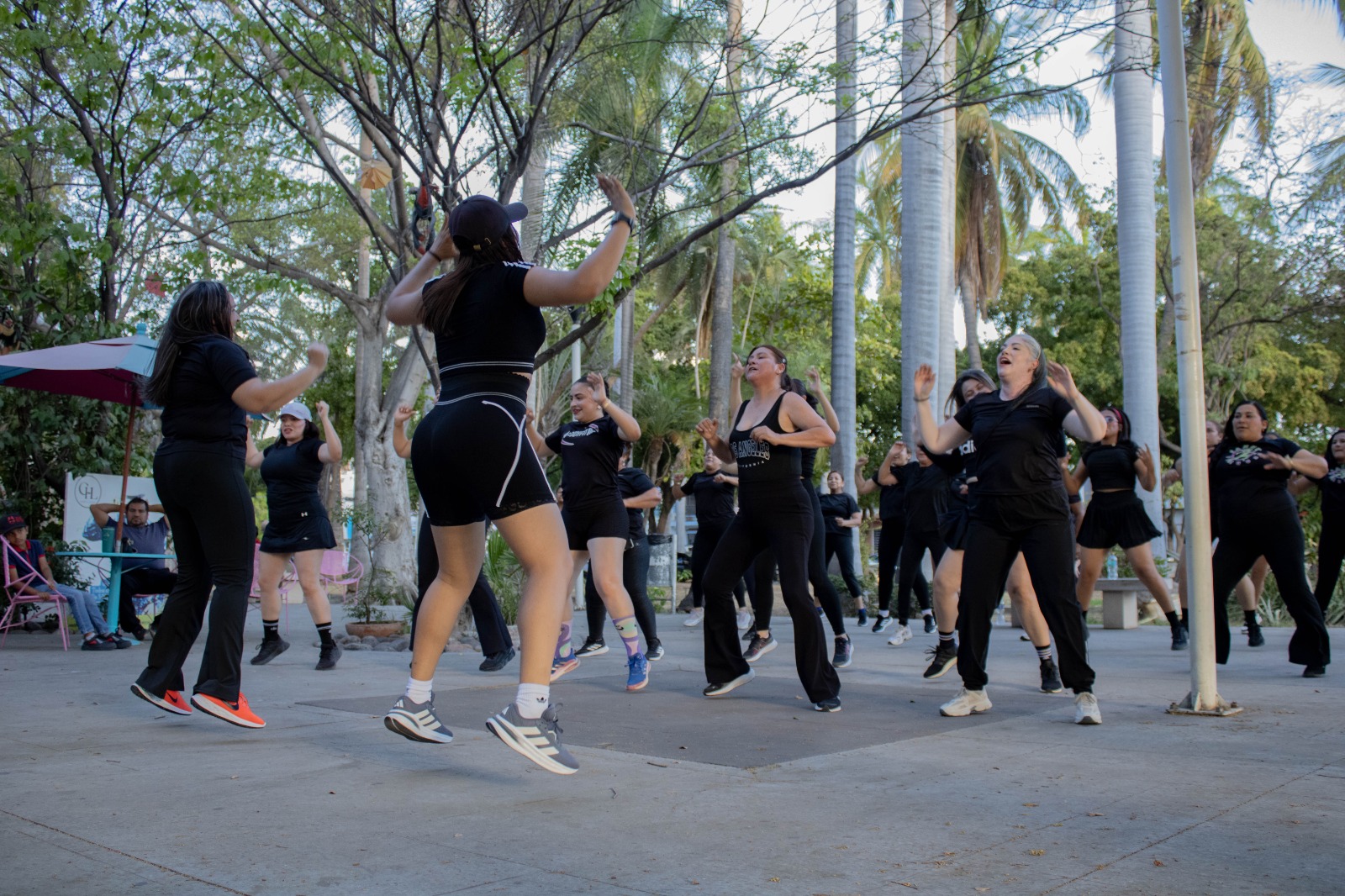 Alumnas que formaron parte del taller “Baile Fitness” por parte de Parques Alegres.