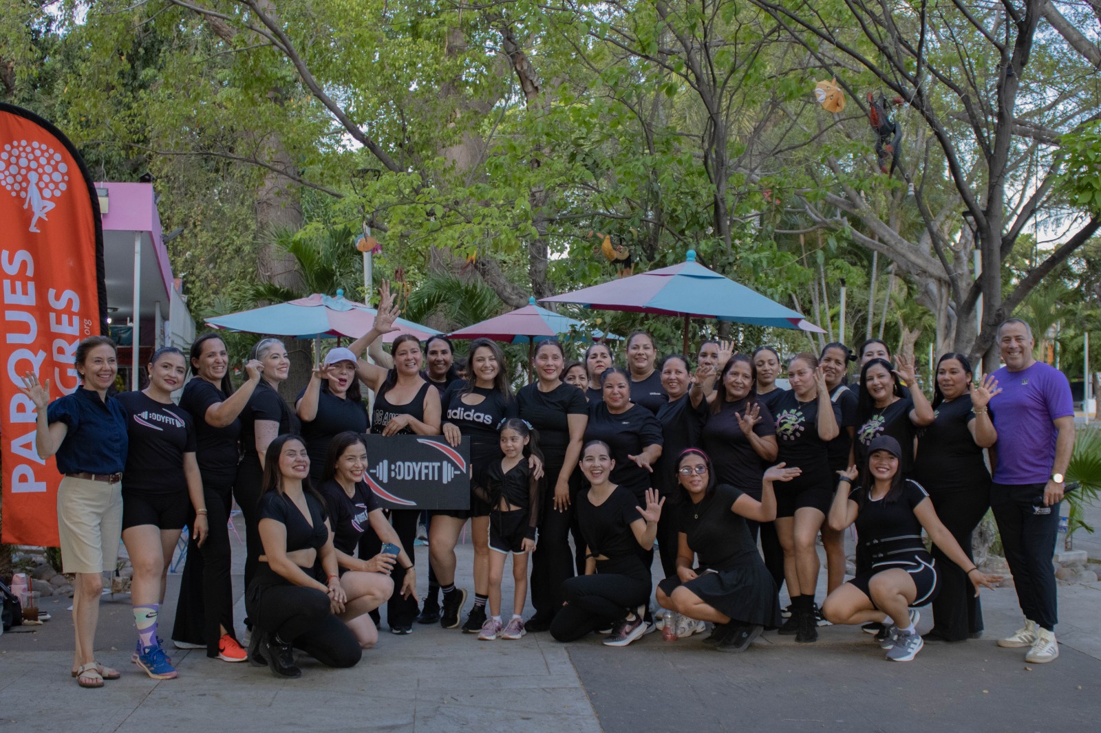 Alumnas que formaron parte del taller “Baile Fitness” por parte de Parques Alegres.