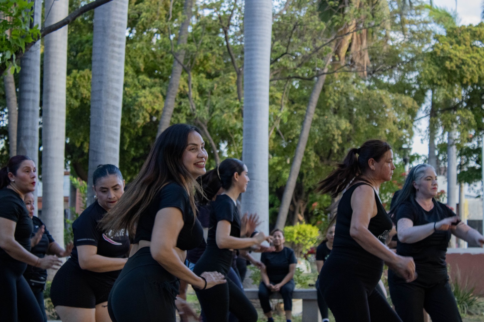 Taller “Baile Fitness” por parte de Parques Alegres.