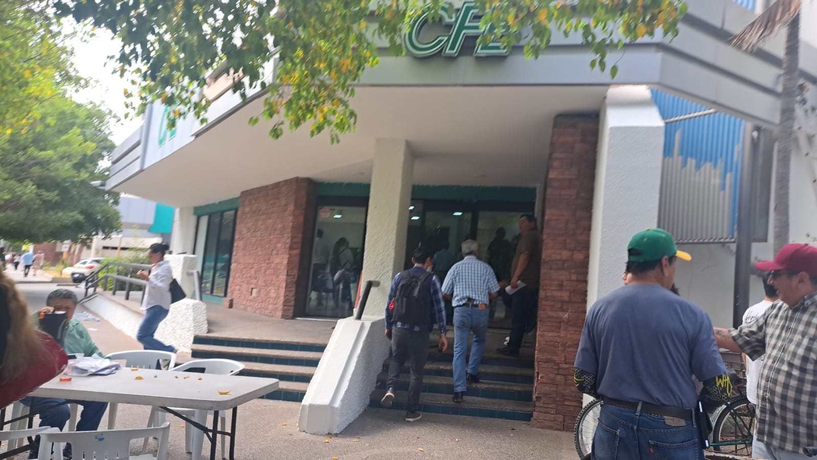 Oficinas de la CFE en Los Mochis.