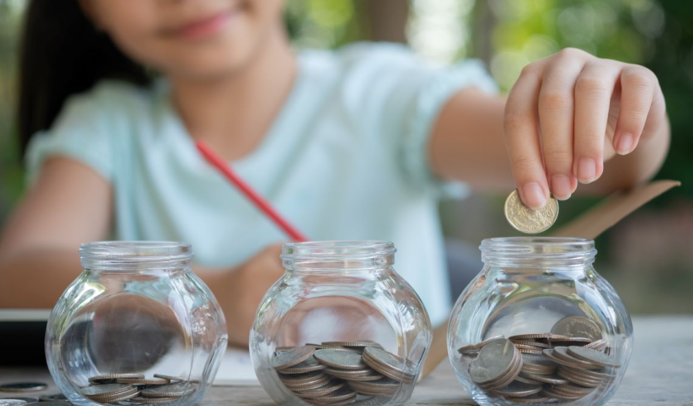 El hogar, la primera escuela para aprender a usar el dinero: Profeco