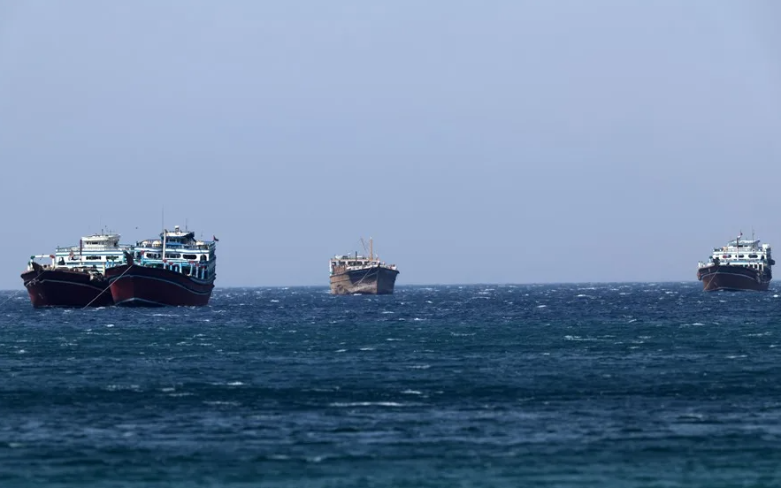 Decenas de barcos quedan varados en Ormuz en medio de tensiones entre EU e Irán