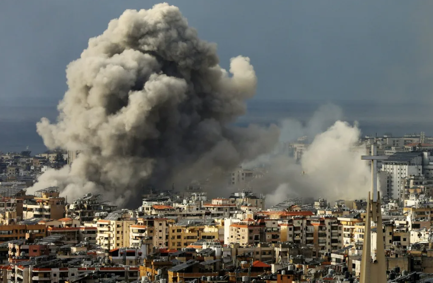 Israel intensifica bombardeos en el sur del Líbano; hay 12 fallecidos