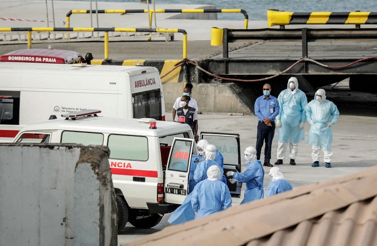 Estados Unidos traslada a cuarentena a viajeros de crucero vinculado al hantavirus