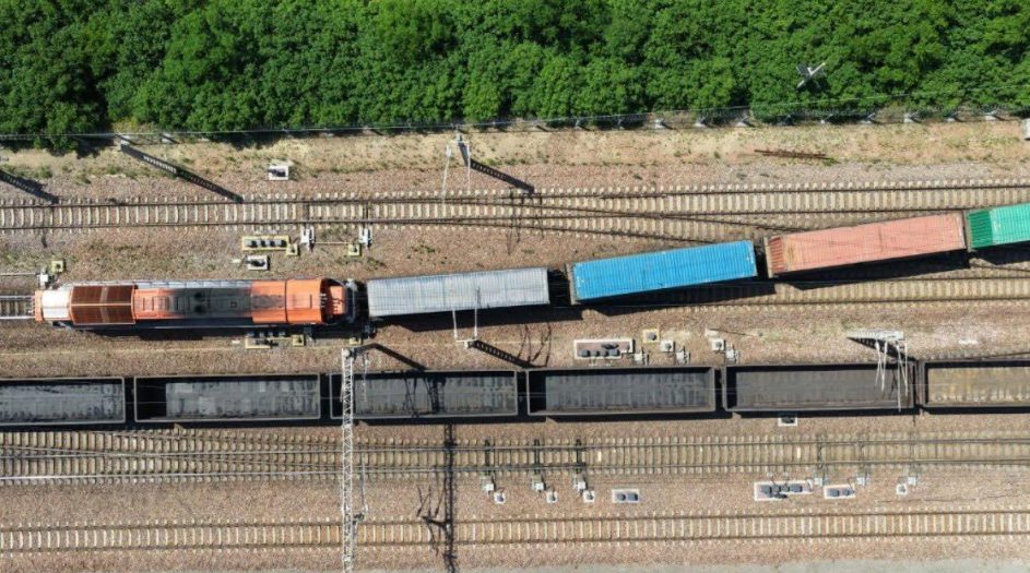 Investigan muerte de varias personas halladas en tren ferroviario en Texas