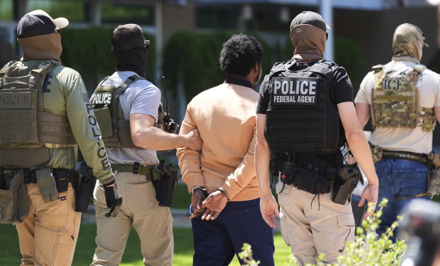 Trump analiza subir hasta 18 mil dólares las multas a inmigrantes con orden de deportación