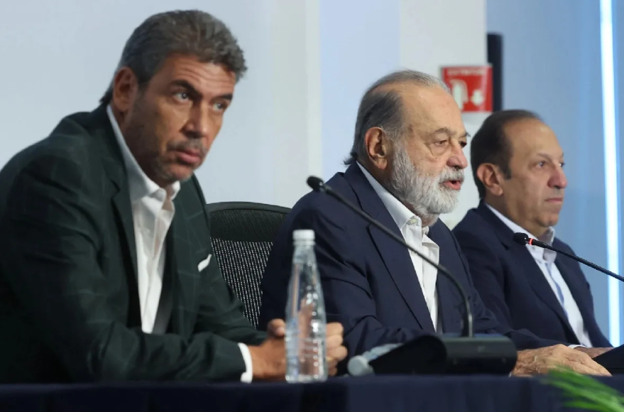 Slim pide dar una “reestudiadita” al registro de líneas celulares; “son 140 millones de clientes”