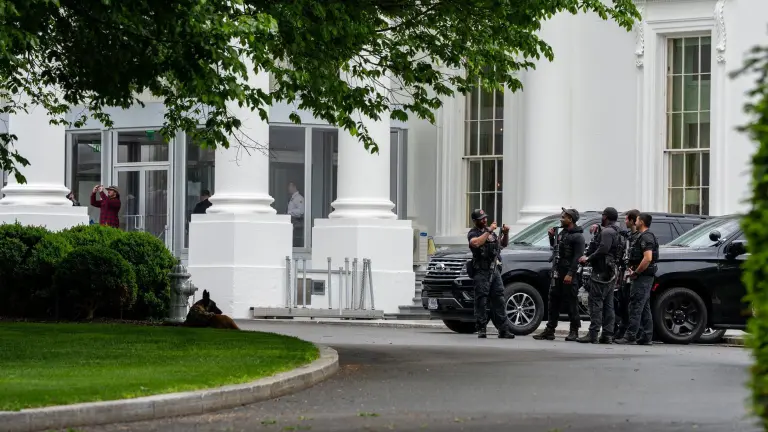 Fuerzas del orden disparan a sospechoso cerca de la Casa Blanca y despliegan operativo de seguridad