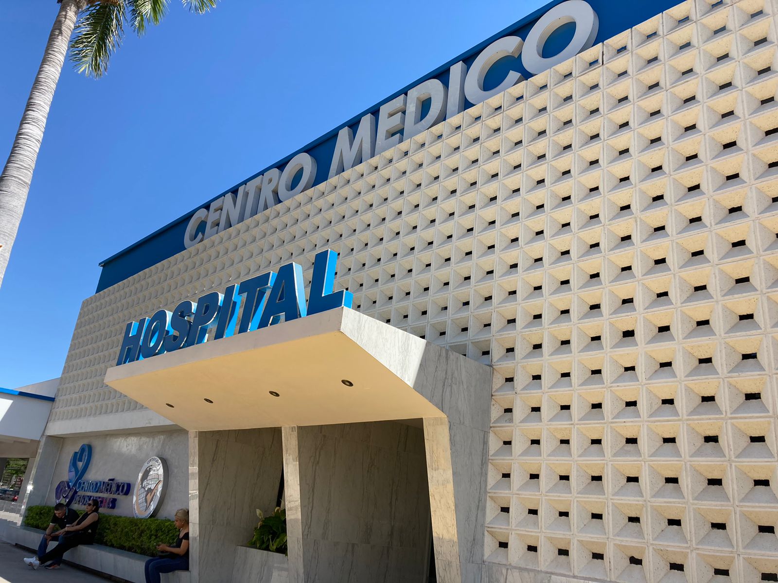 Centro Médico reporta evolución favorable de Everardo y Leticia