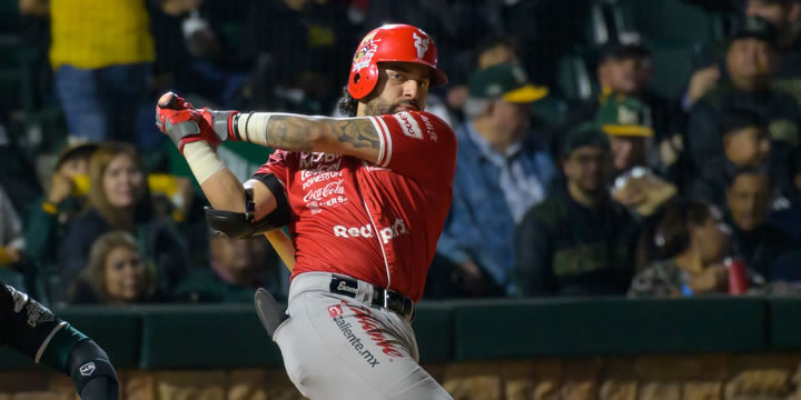 Bateador haciendo swing
