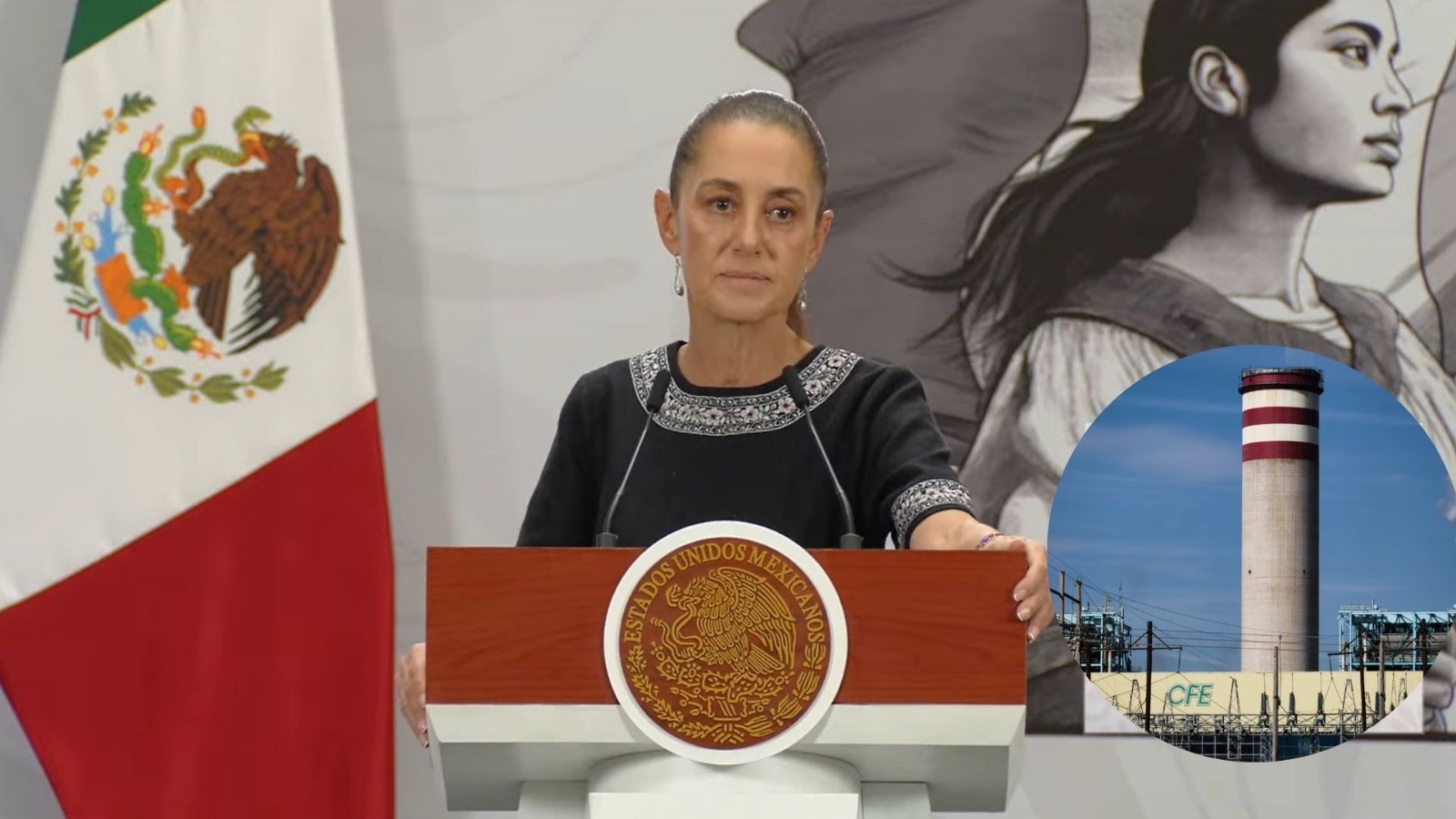 Presidenta Claudia Sheinbaum con bandera de México en el fondo