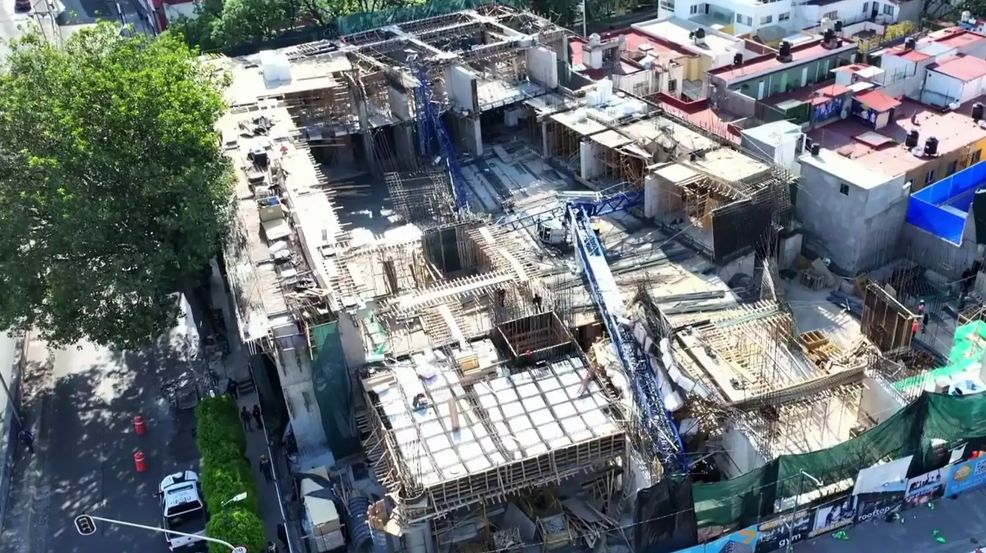 CDMX: Colapso de grúa en la colonia Roma Sur deja al menos 5 lesionados
