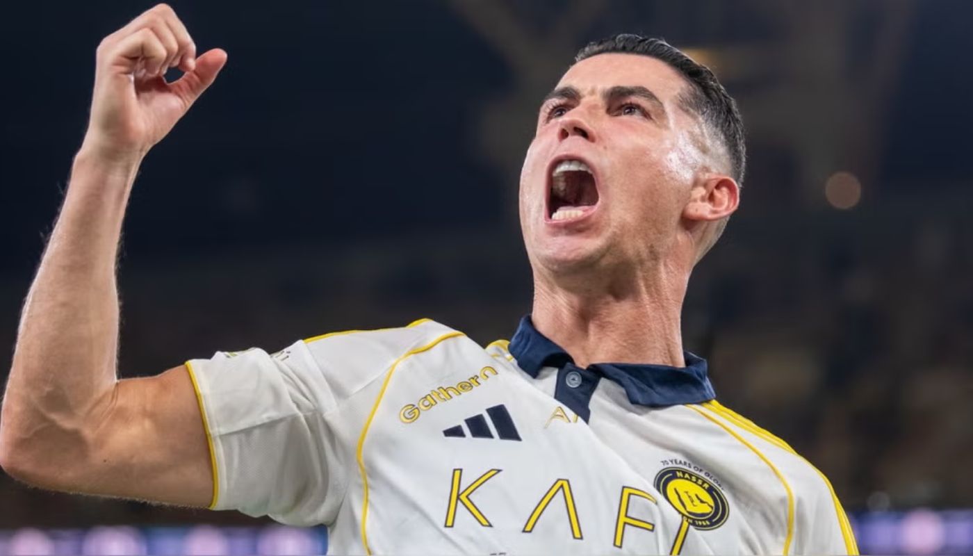 Cristiano Ronaldo levantando el brazo a manera de festejo