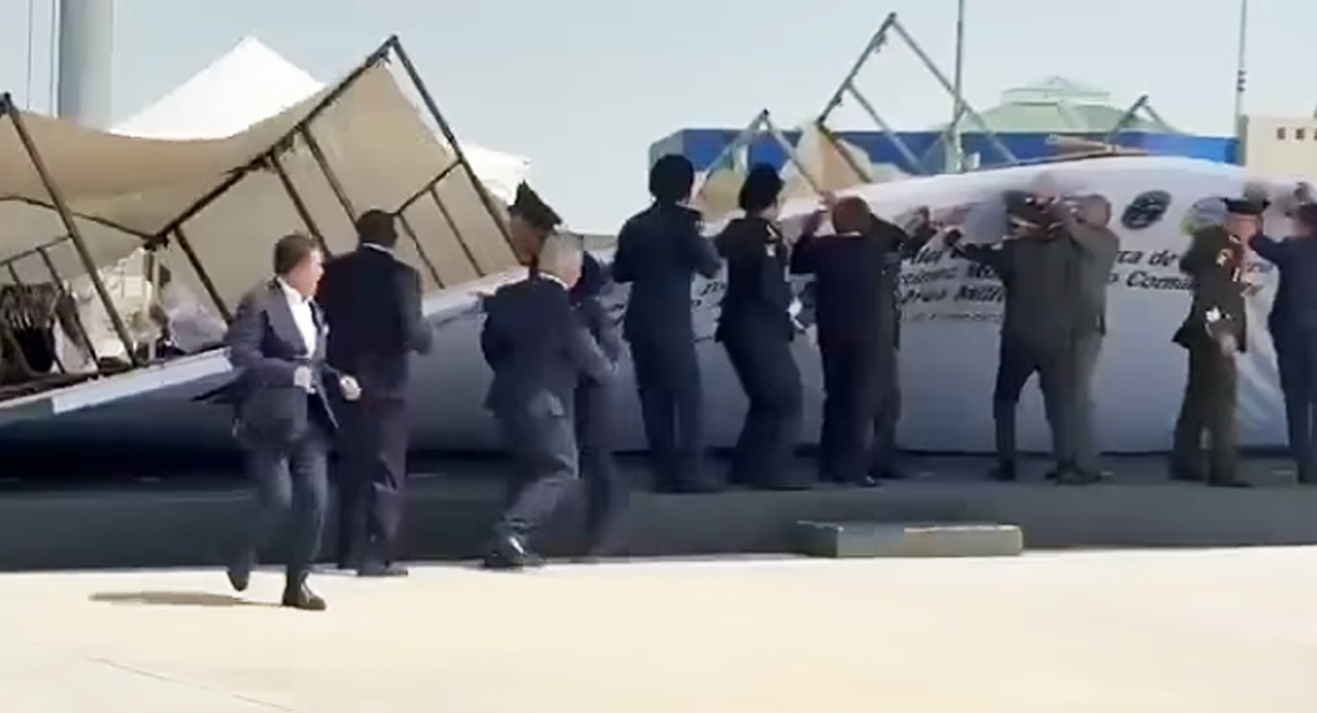 VIDEO: Fuertes vientos desploman estructura durante evento militar con Delfina Gómez en Edomex