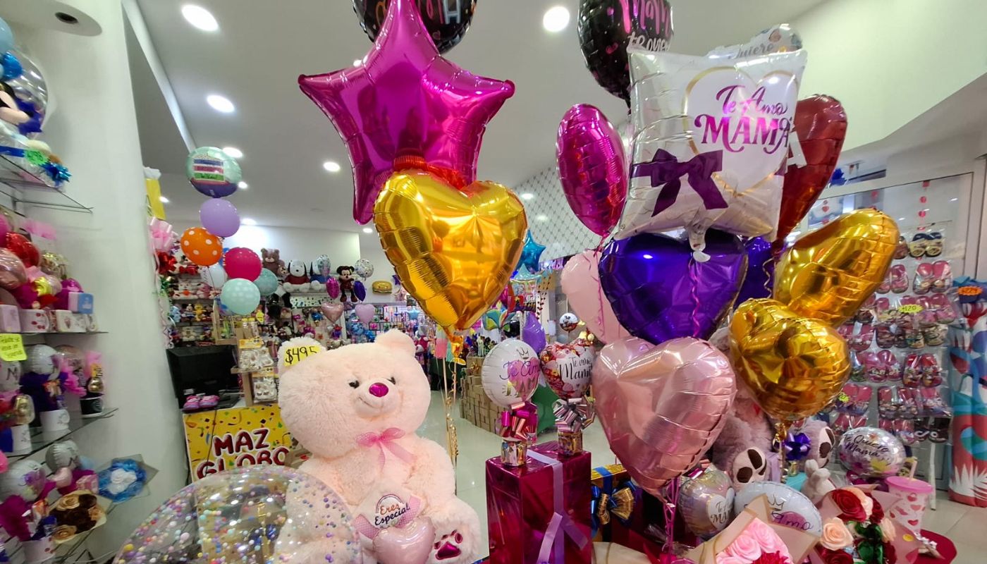 Globos y detalles en exposición